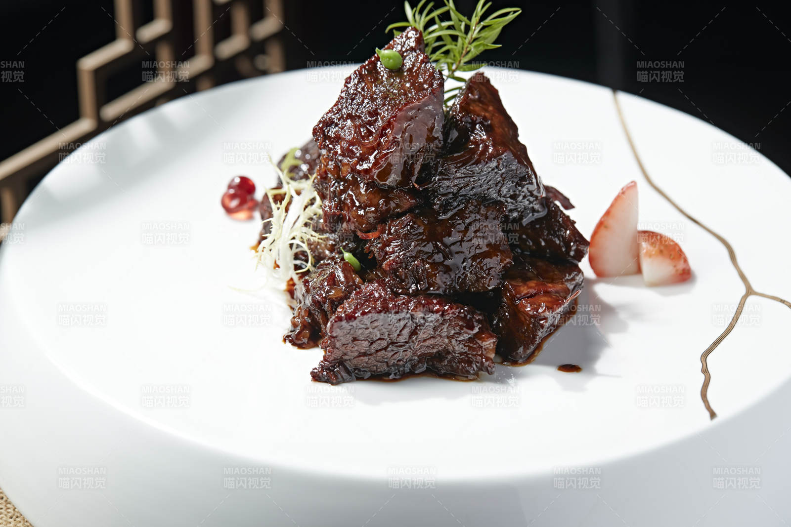 酱香和牛粒图片