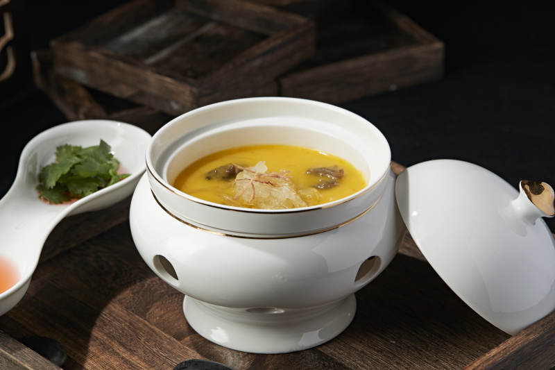 浓汤捞汁鱼翅海参炖雪蛤官燕图片