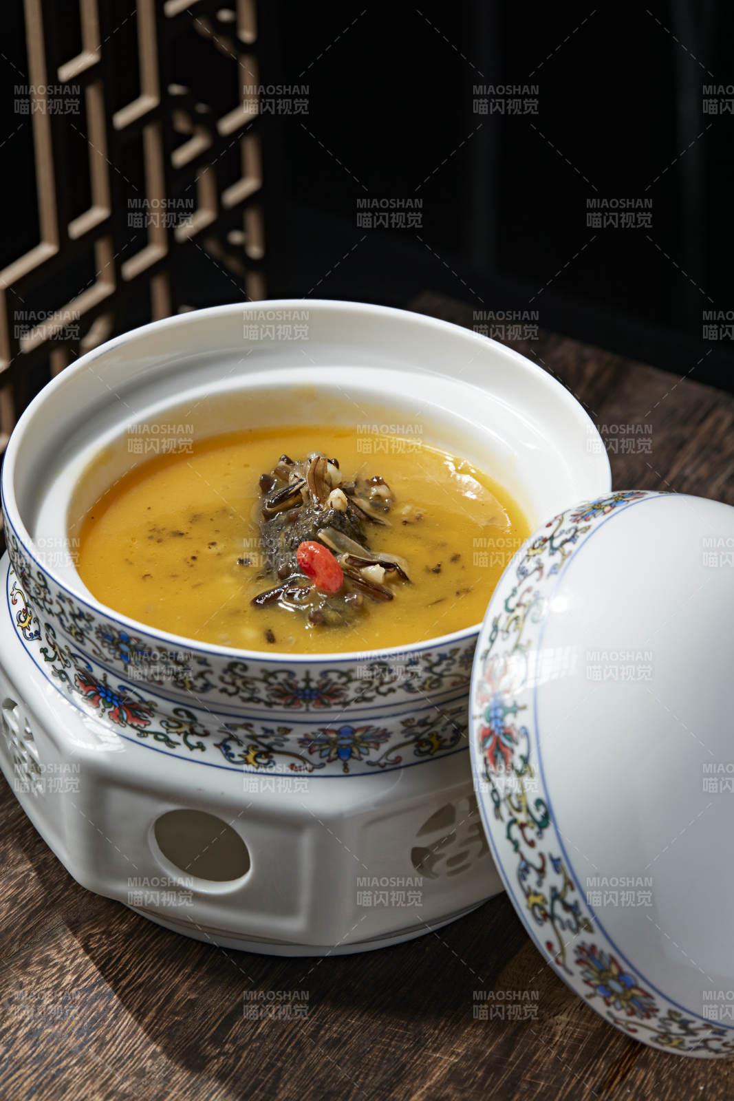 枸杞薏米扣辽参图片