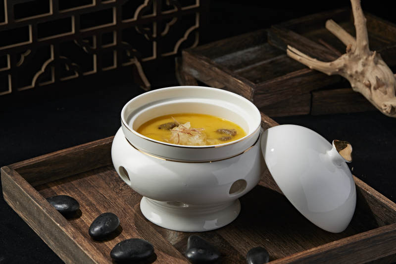 浓汤捞汁鱼翅海参炖雪蛤官燕图片