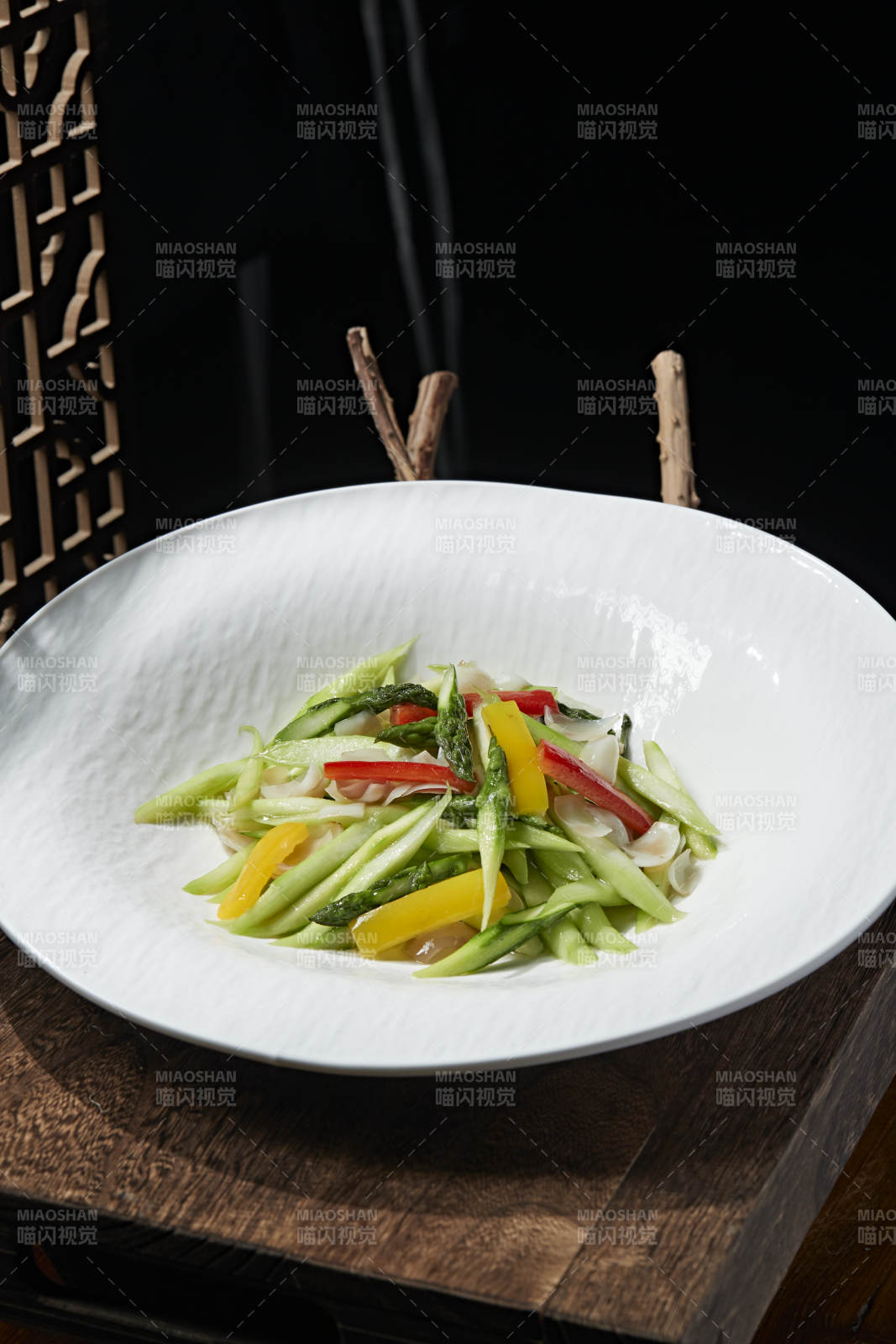 彩椒百合炒芦笋图片