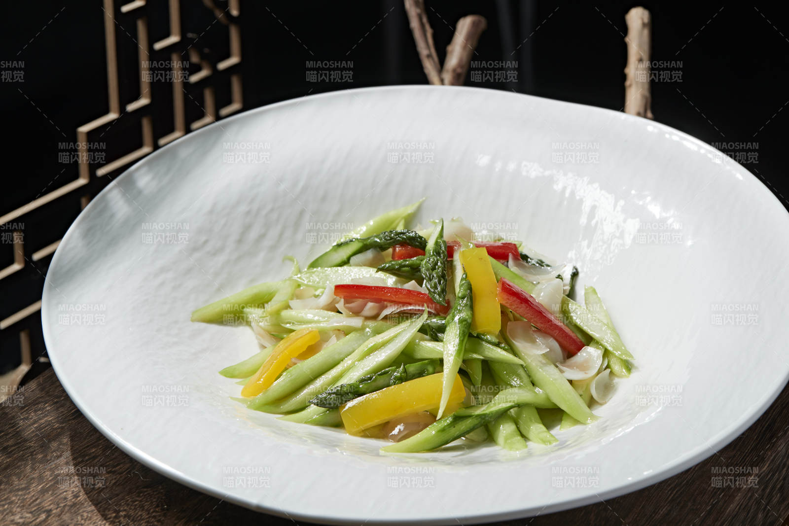 彩椒百合炒芦笋图片