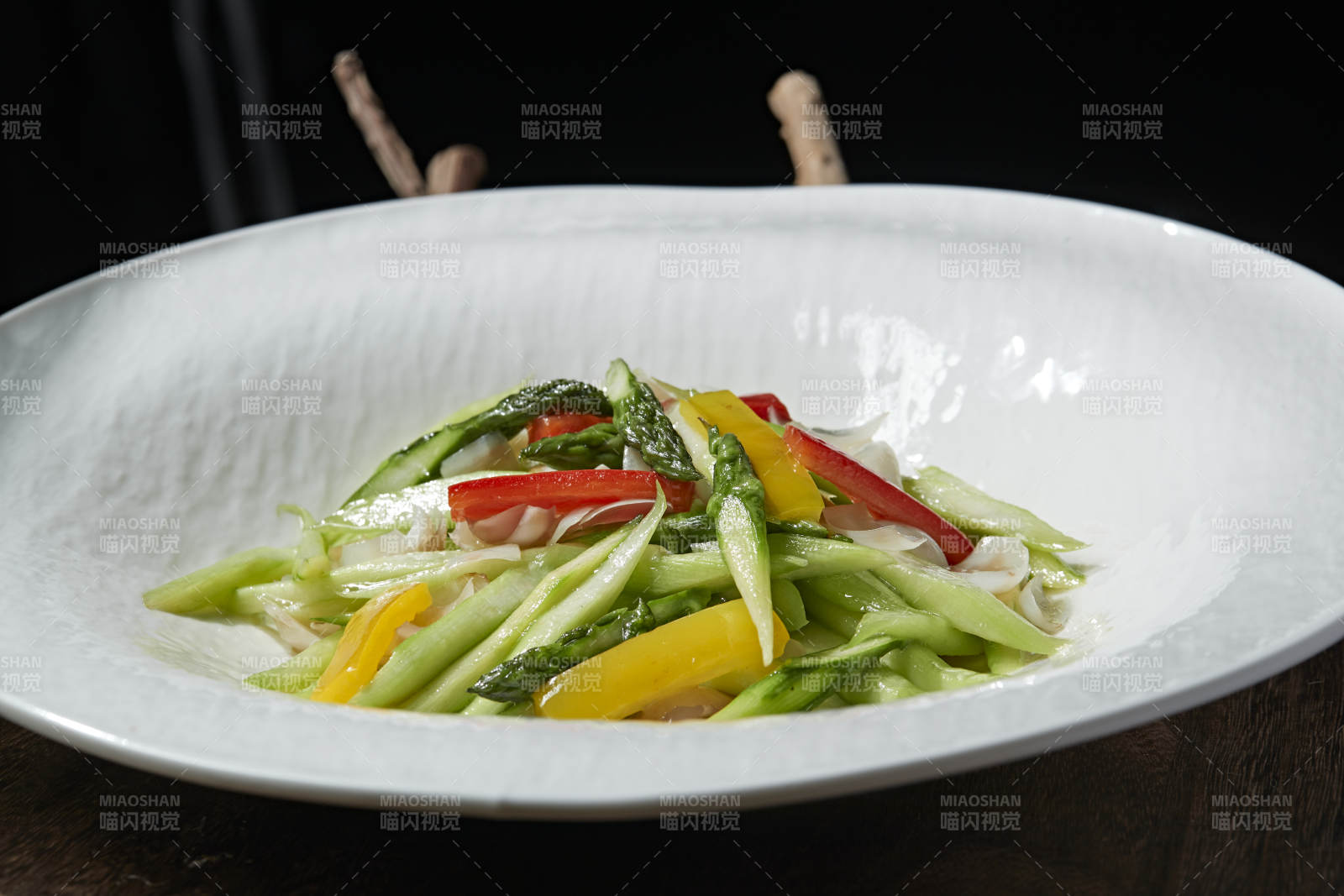 彩椒百合炒芦笋图片