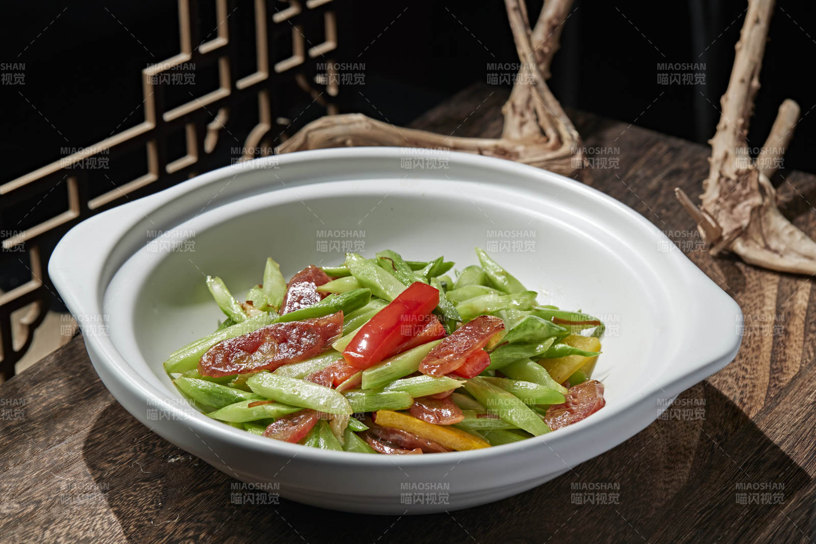 砂锅彩椒芦笋腊肠煲图片