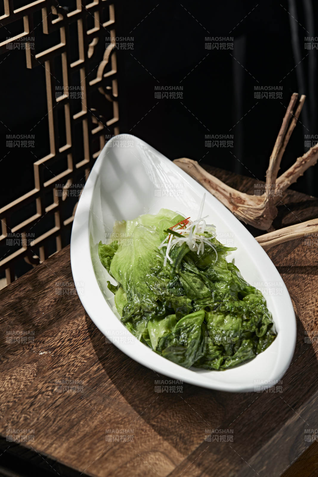 炝炒油麦菜图片