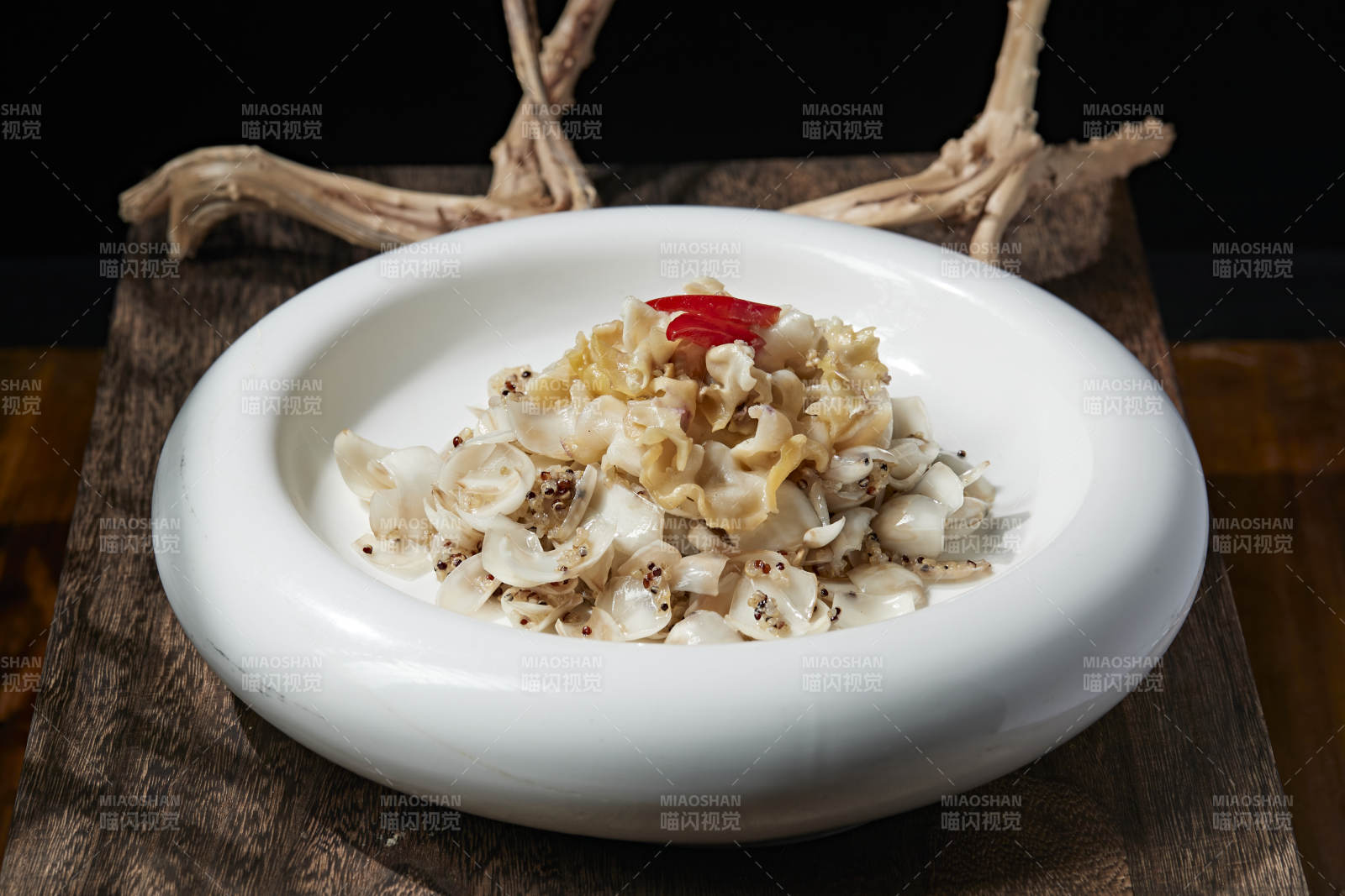 藜麦百合炒螺片图片