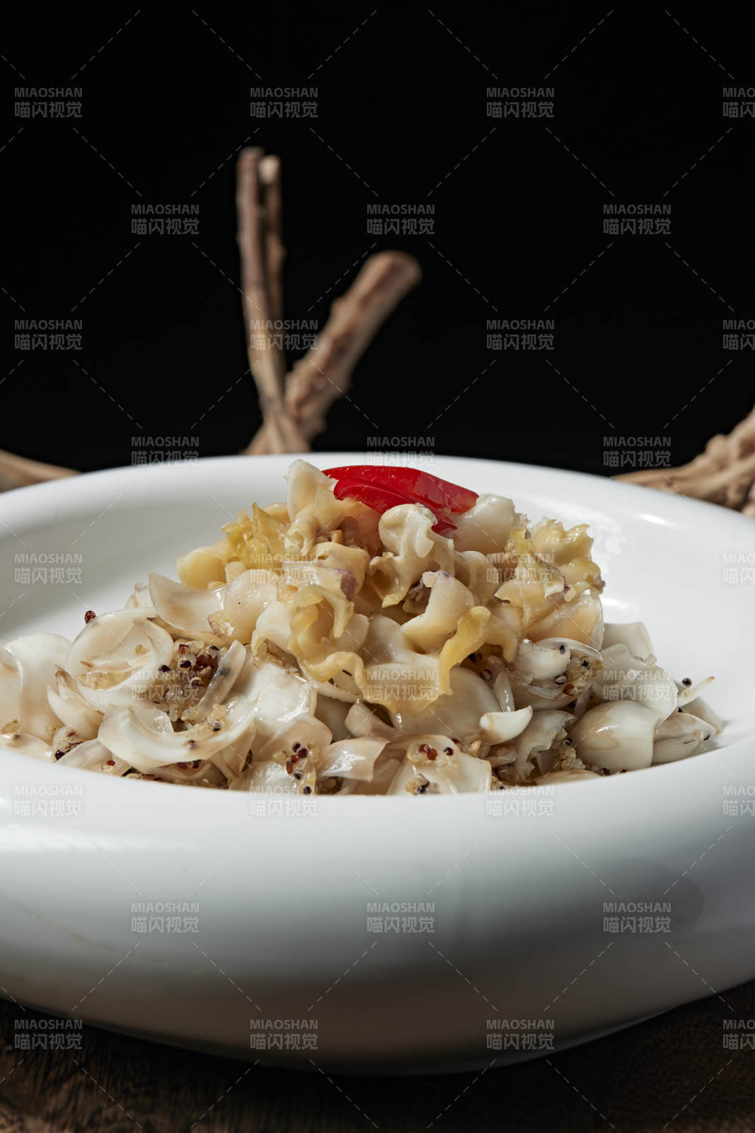 藜麦百合炒螺片图片