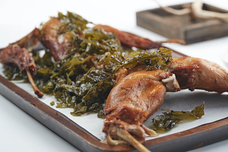 川味炭烤薄荷兔图片