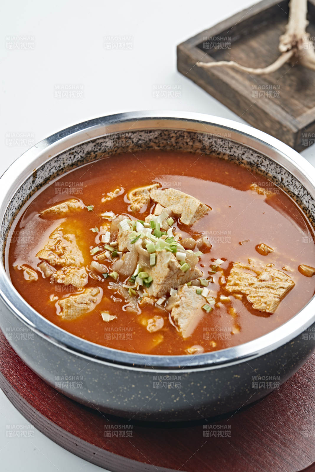 石锅番茄炖豆腐图片