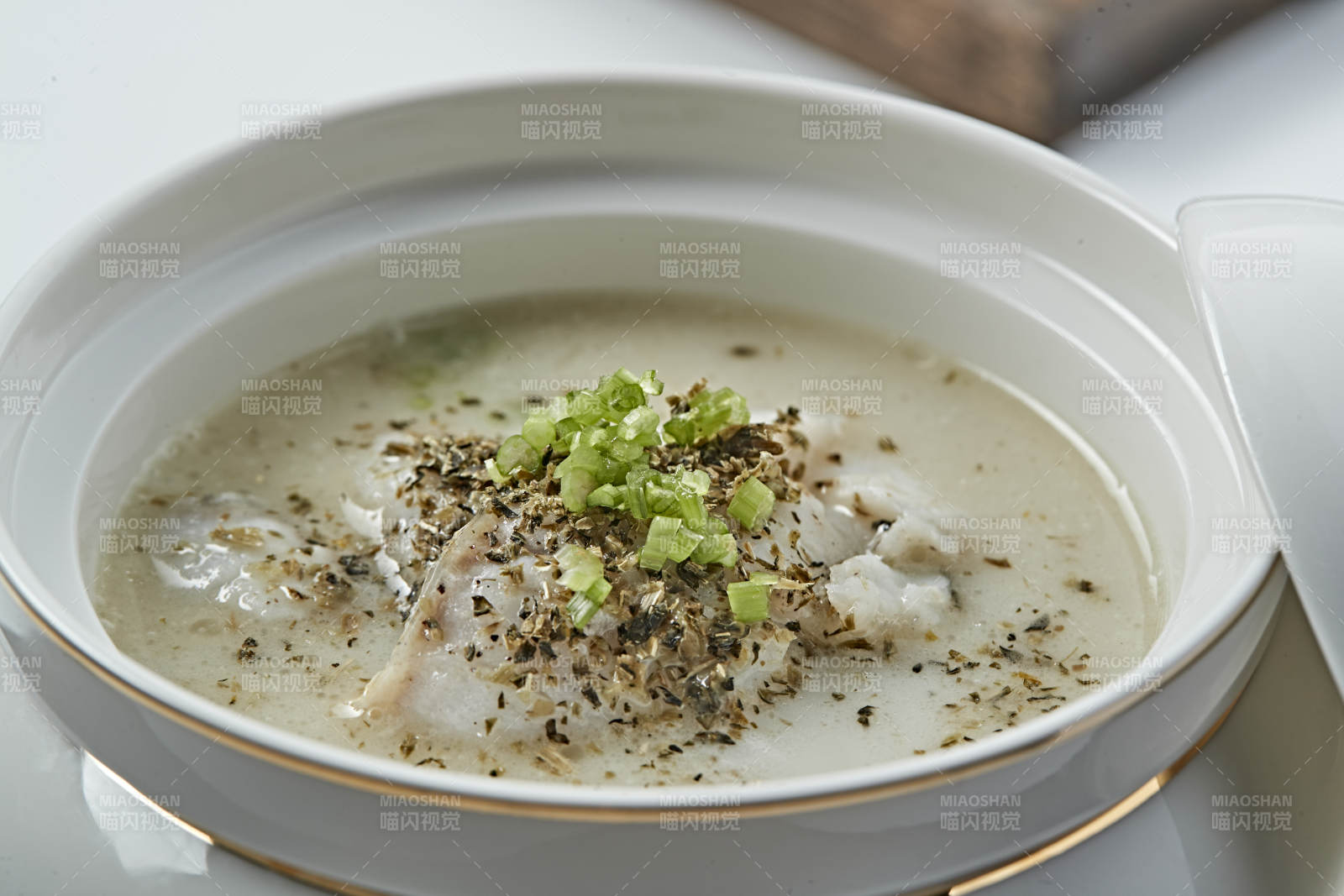 藜麦奶汤鲥鱼片图片