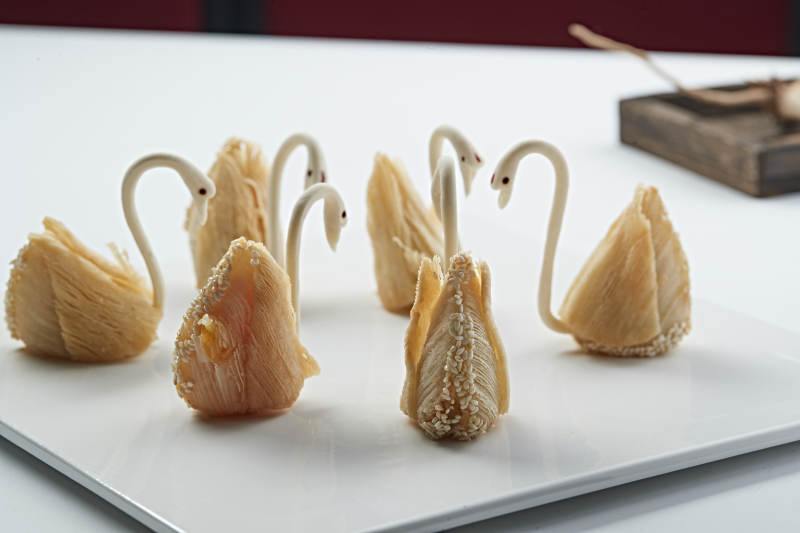 天鹅榴莲酥图片