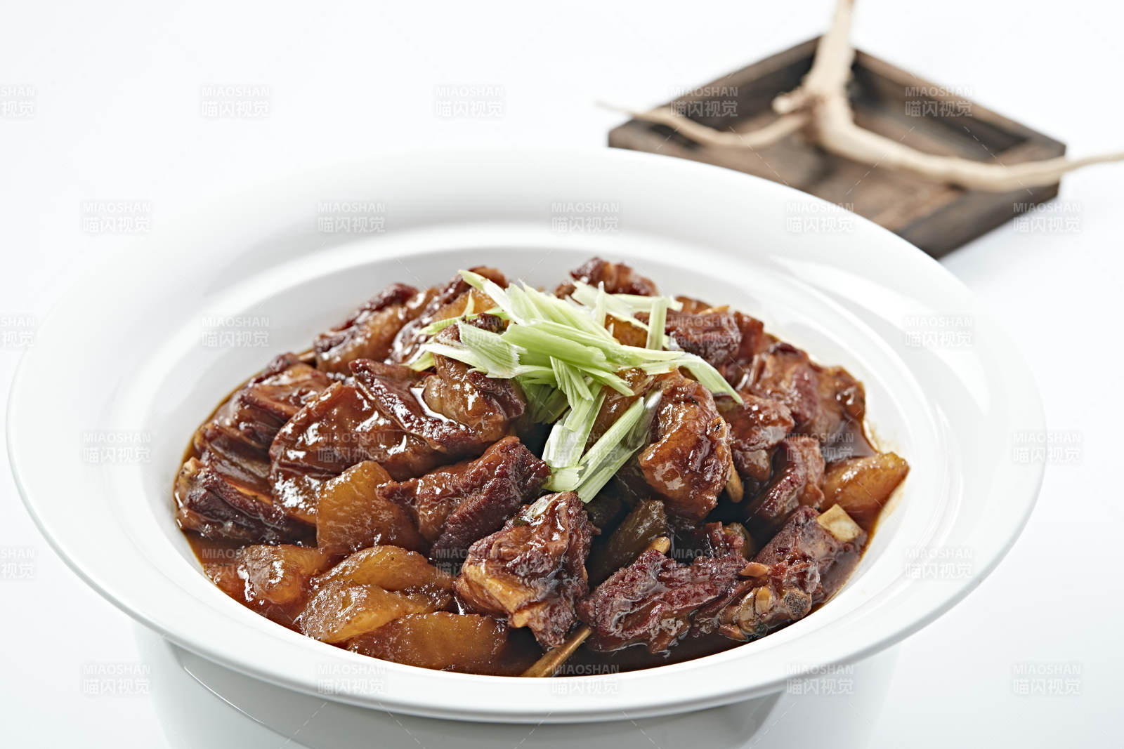 红烧羊排白萝卜图片