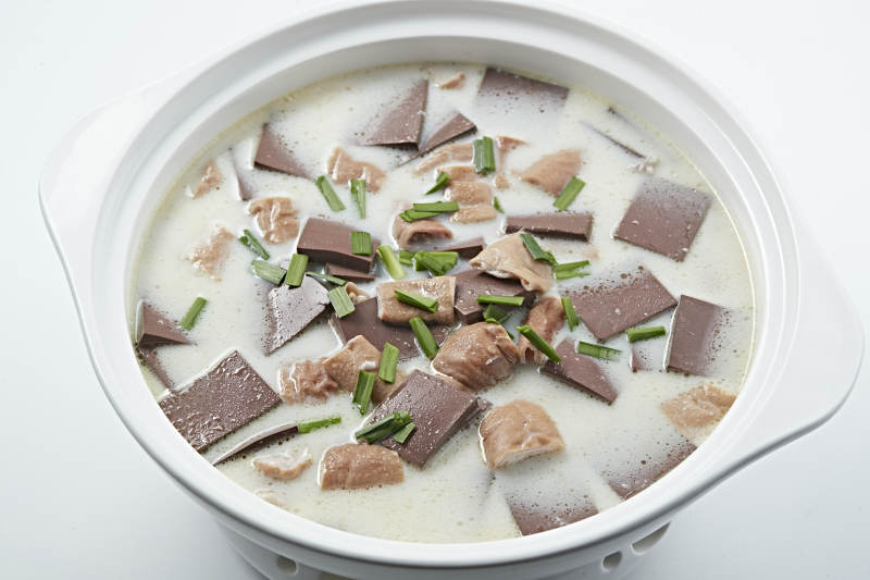 砂锅奶汤肥肠炖猪血图片