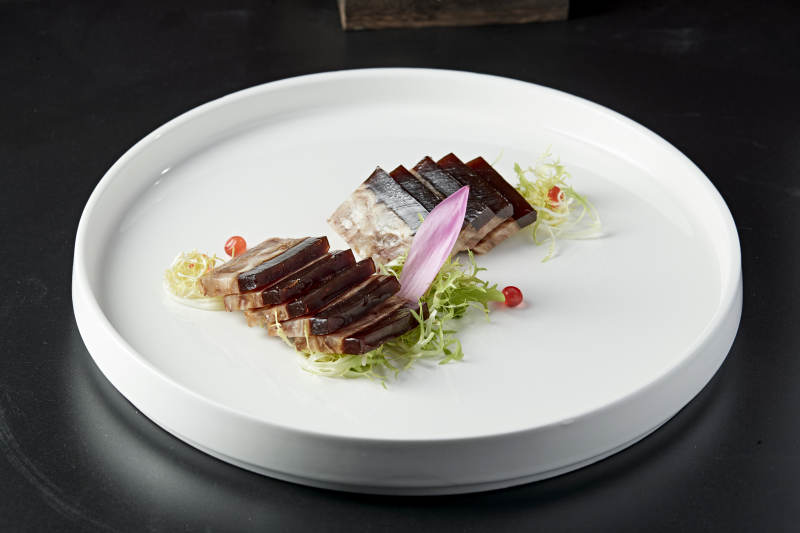 五香压肘花皮冻图片