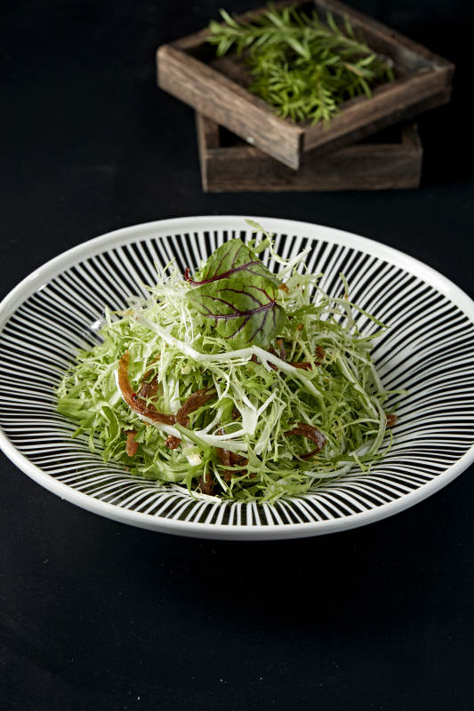 豆豉鲮鱼拌苦菊图片