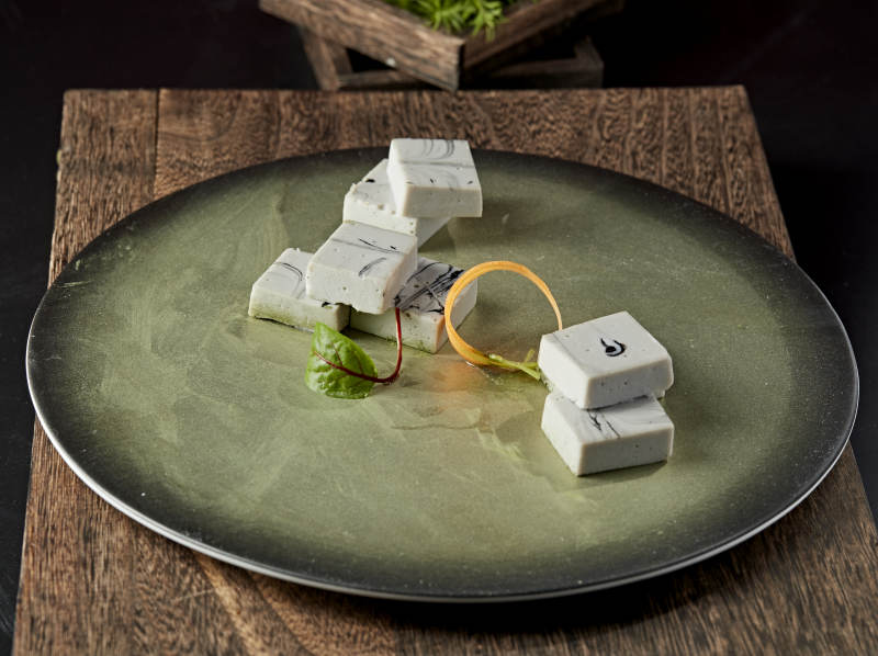 墨鱼汁鱼泥豆腐图片