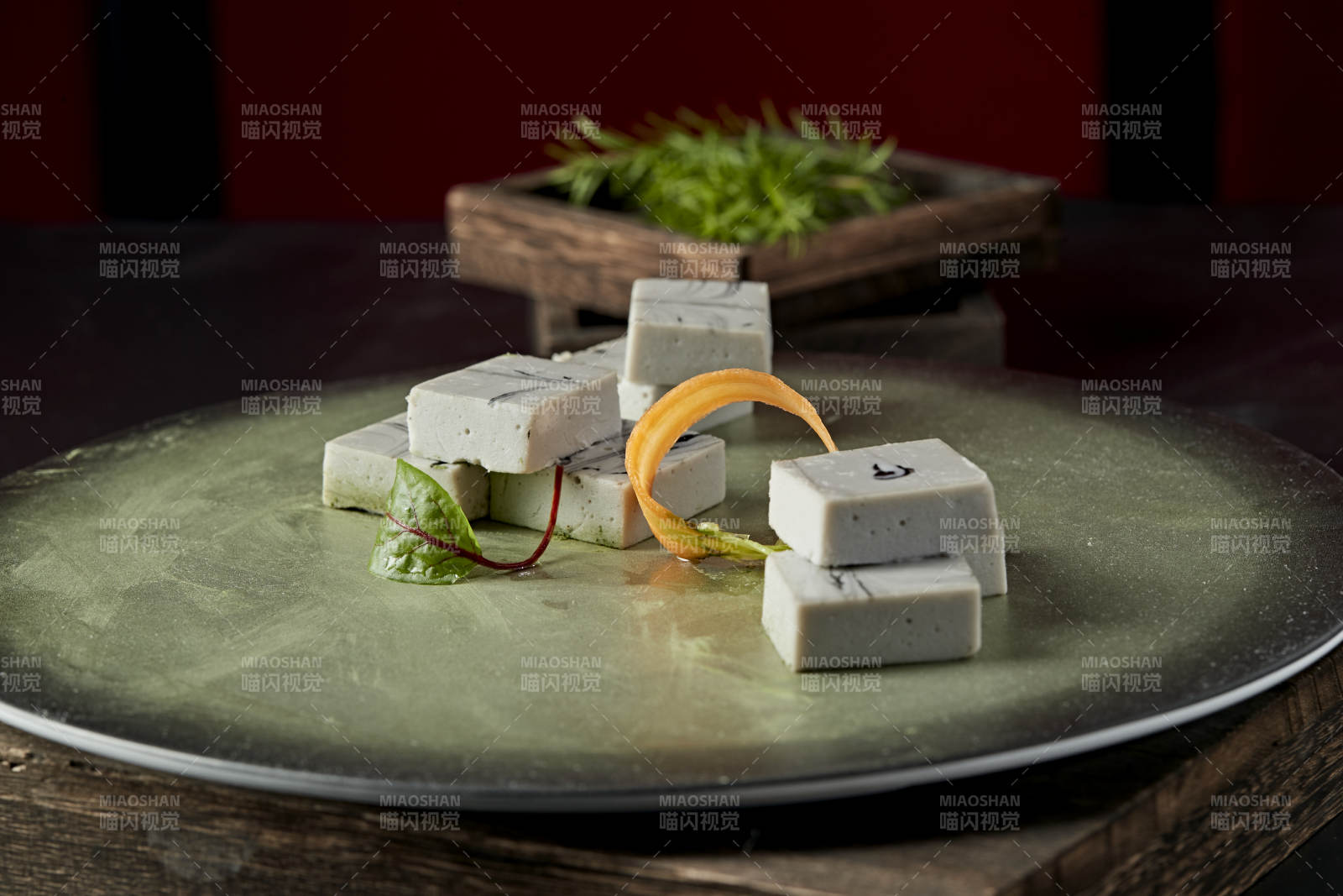 墨鱼汁鱼泥豆腐图片