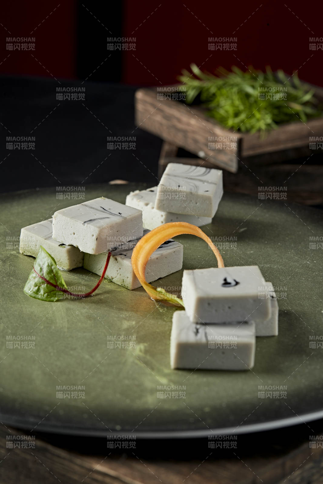 墨鱼汁鱼泥豆腐图片