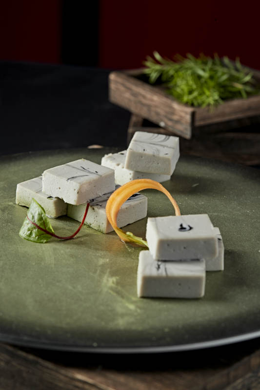 墨鱼汁鱼泥豆腐图片