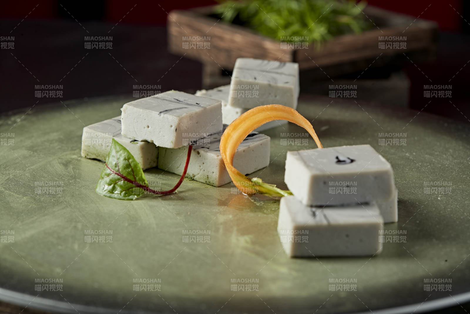 墨鱼汁鱼泥豆腐图片