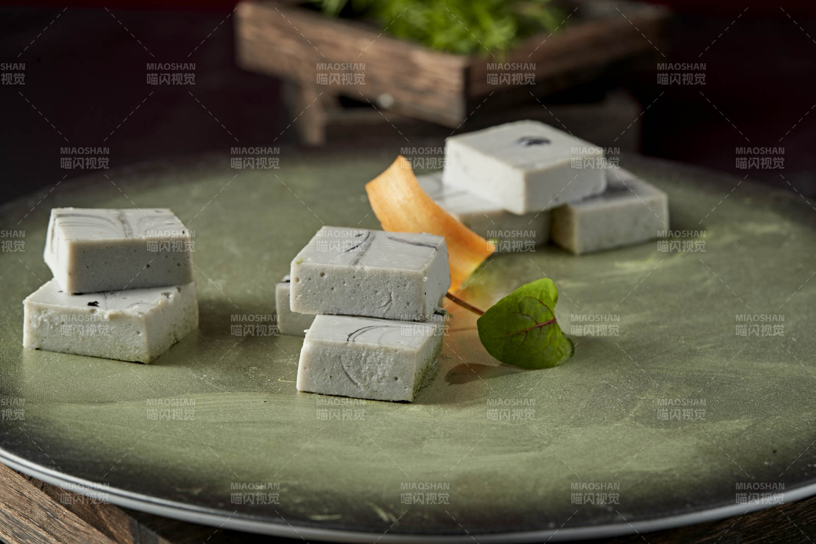 墨鱼汁鱼泥豆腐图片