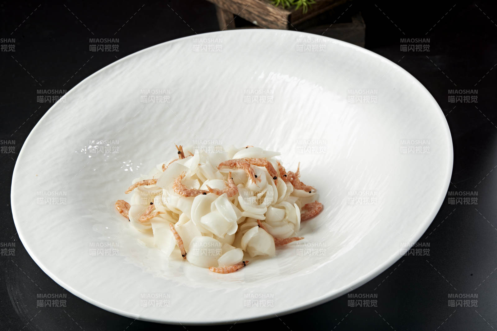 樱花虾干拌百合图片