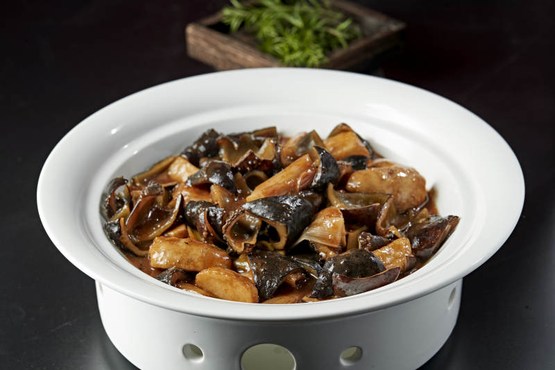 葱烧土豆海参皮图片