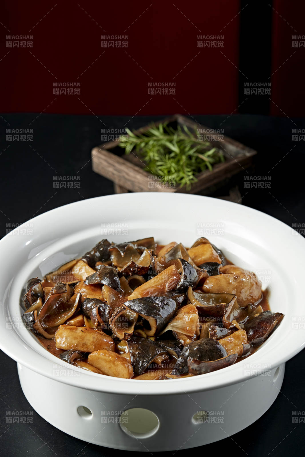 葱烧土豆海参皮图片