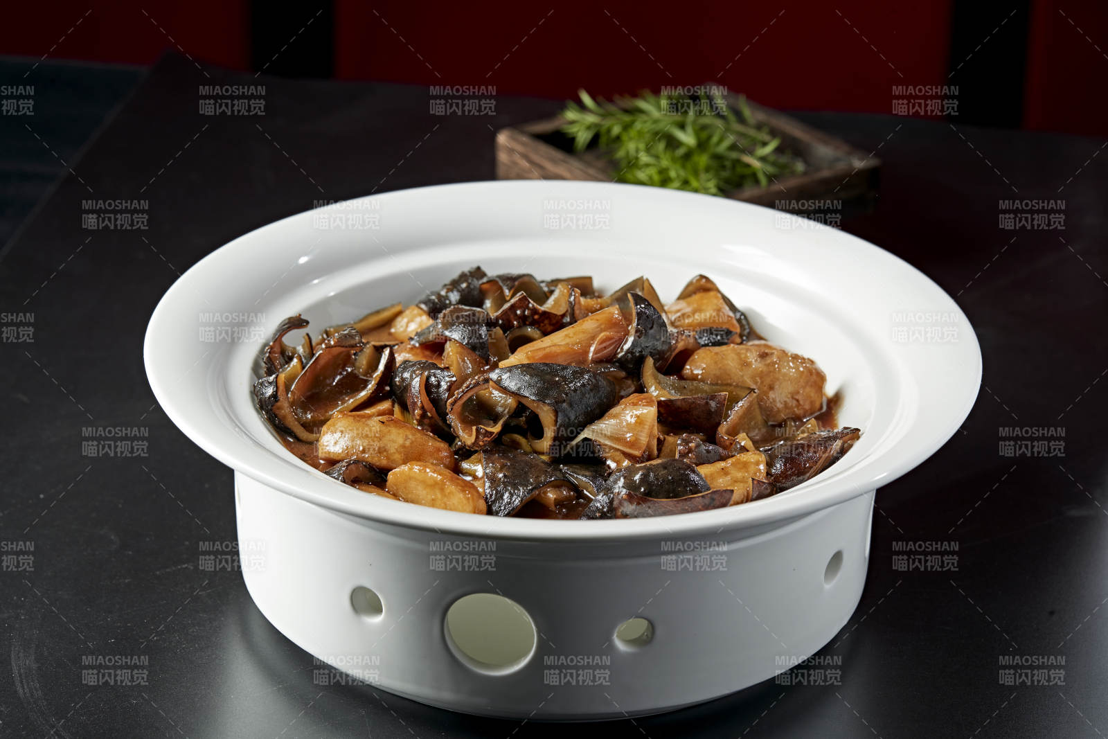 葱烧土豆海参皮图片