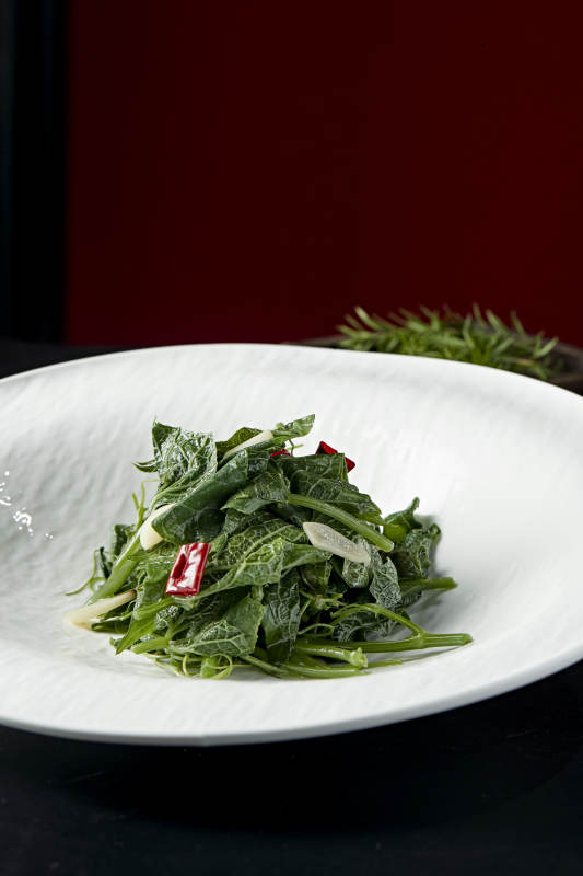 辣椒蒜片凉拌蕨菜图片