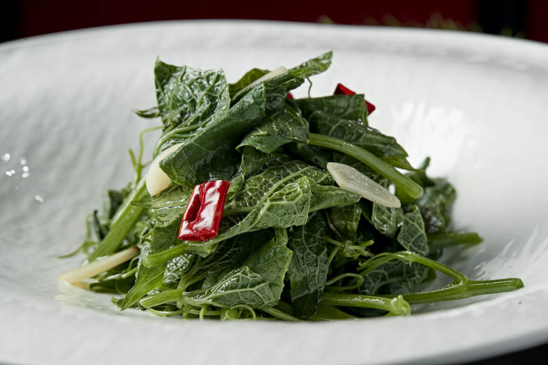 辣椒蒜片凉拌蕨菜图片