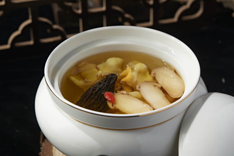 枸杞松茸羊肚菌汤图片