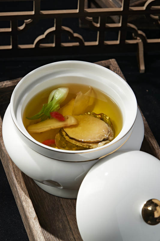 枸杞松茸鲜鲍鱼汤图片