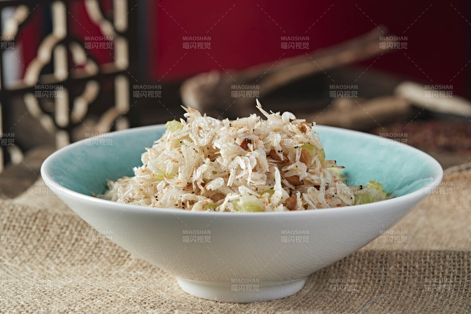 西芹黄豆拌深海虾皮图片