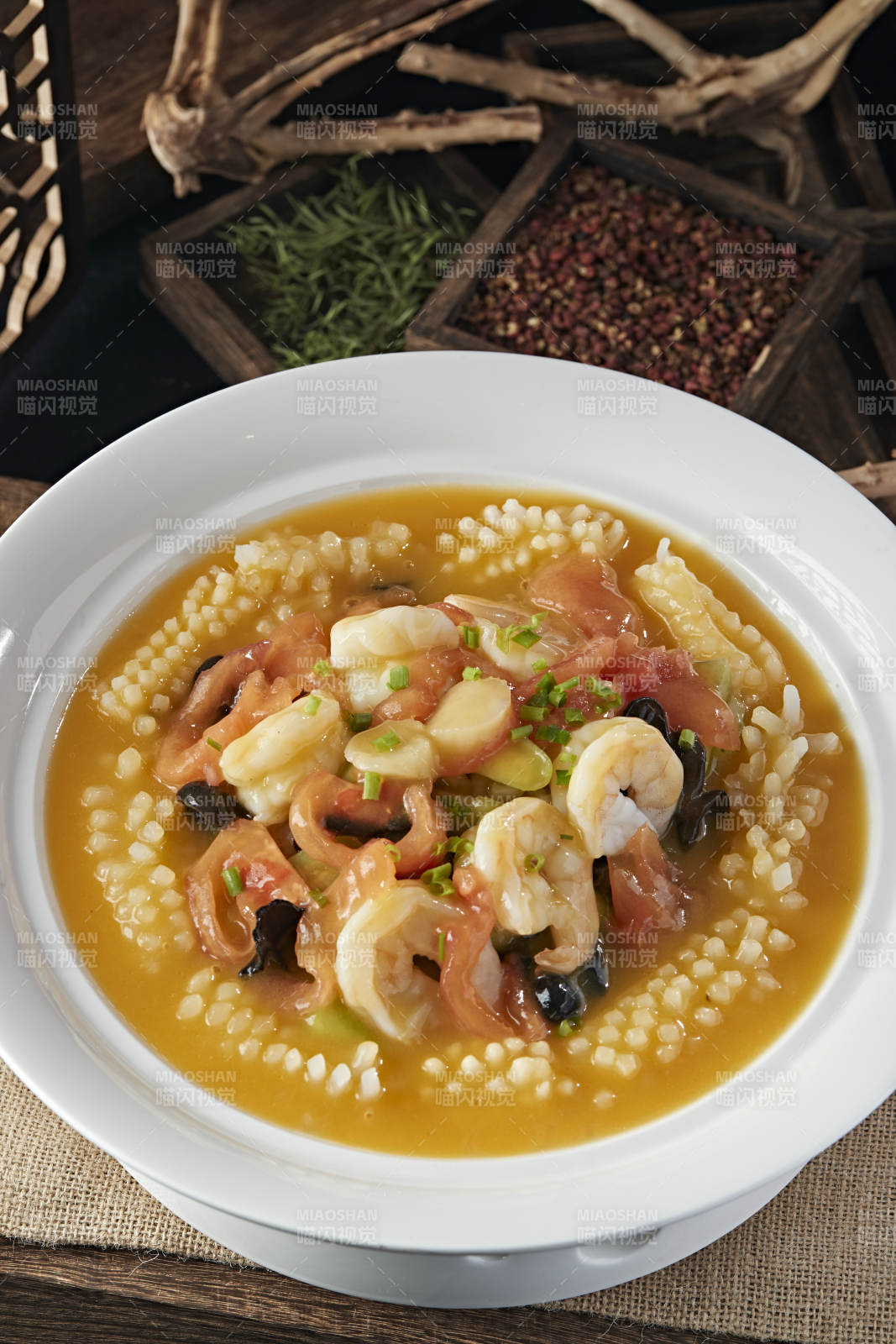 海鲜浓汤烩三宝图片