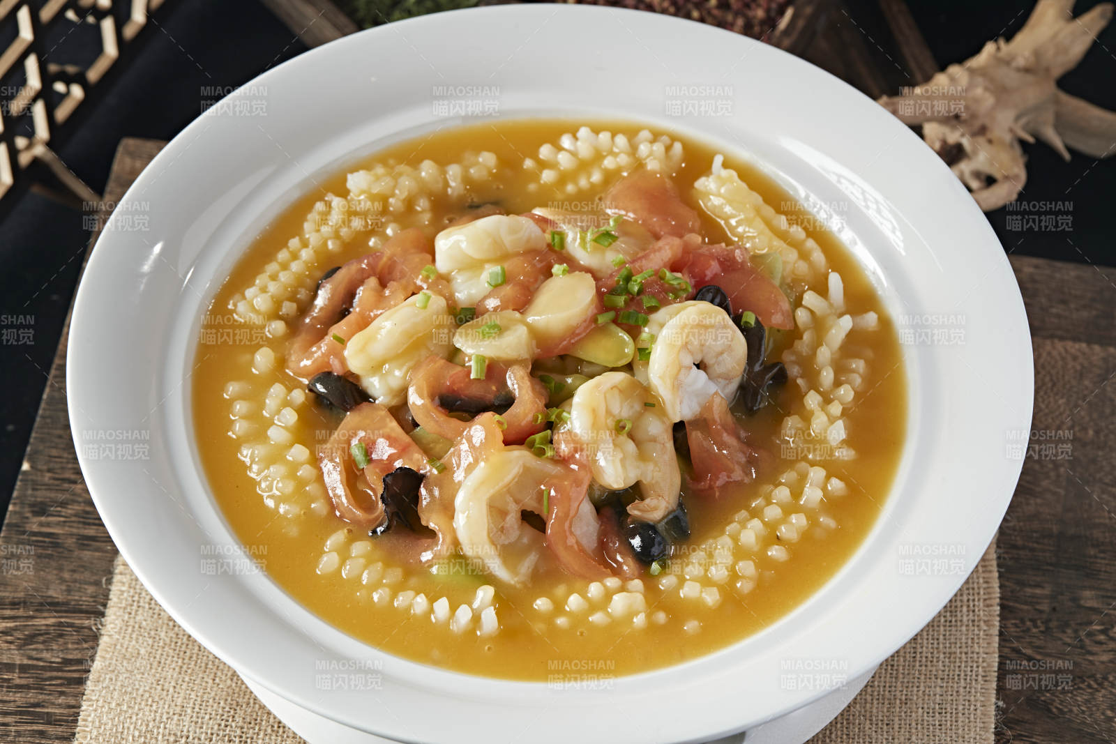 海鲜浓汤烩三宝图片