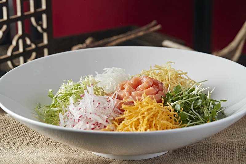 时蔬丝巧拌三文鱼刺身图片