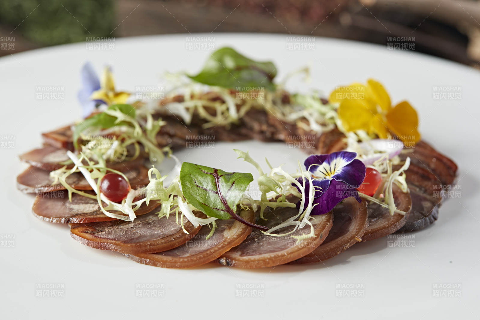 风味猪耳卷图片