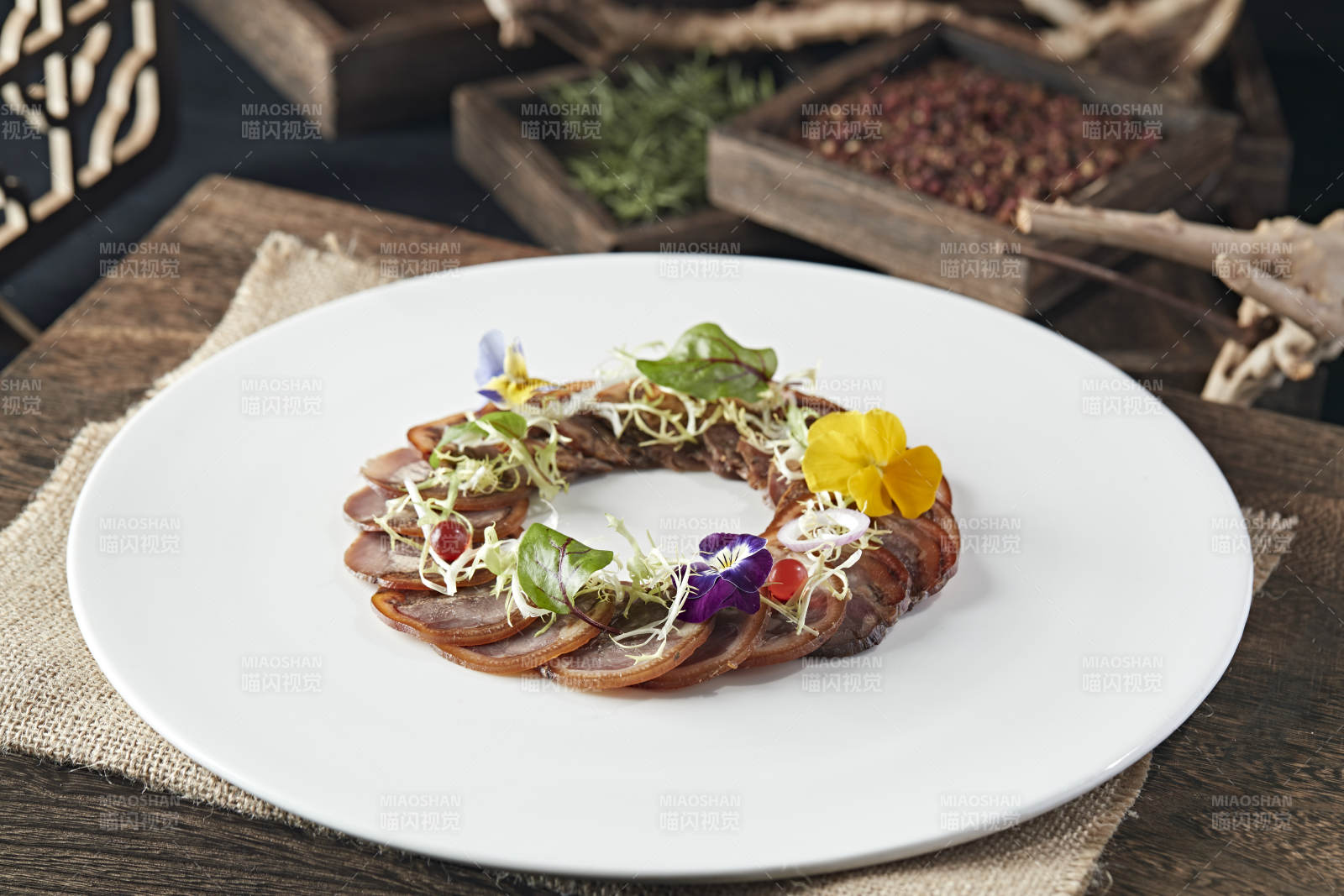 风味猪耳卷图片