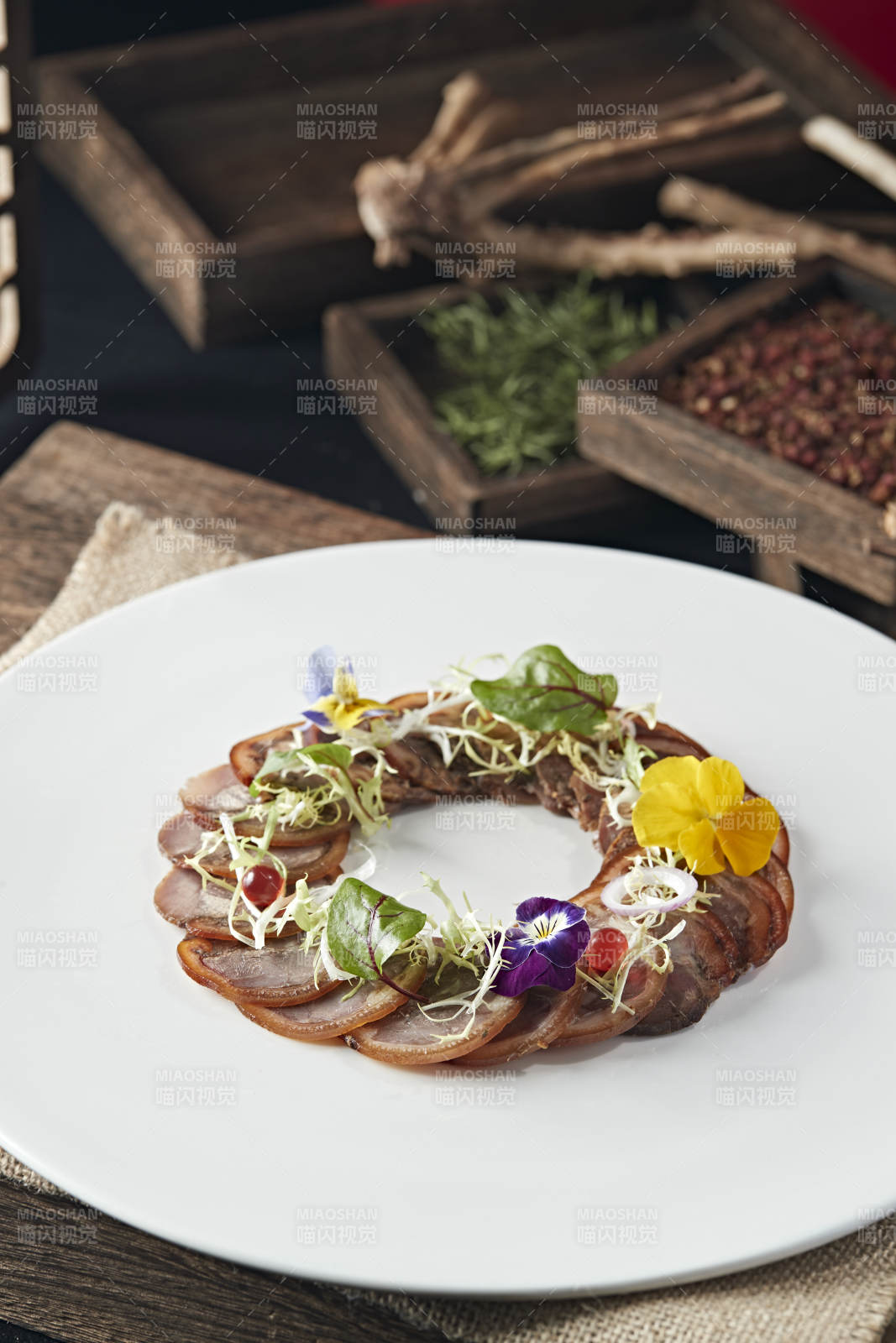 风味猪耳卷图片