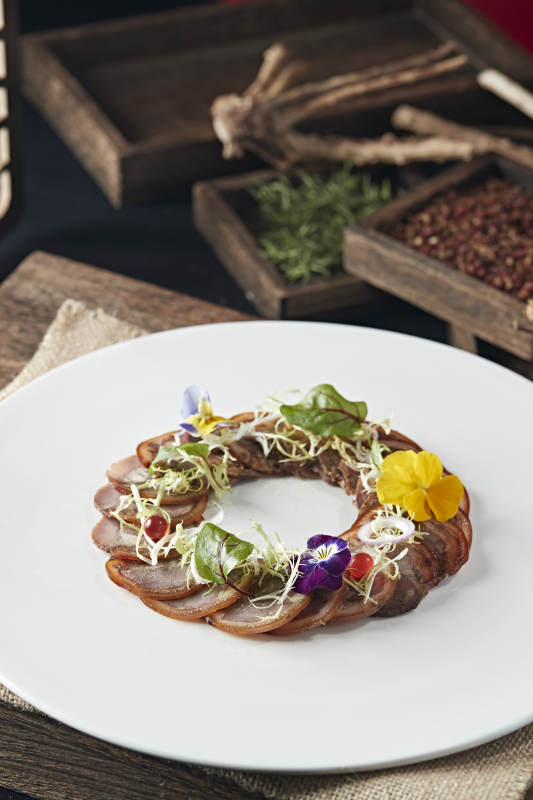 风味猪耳卷图片