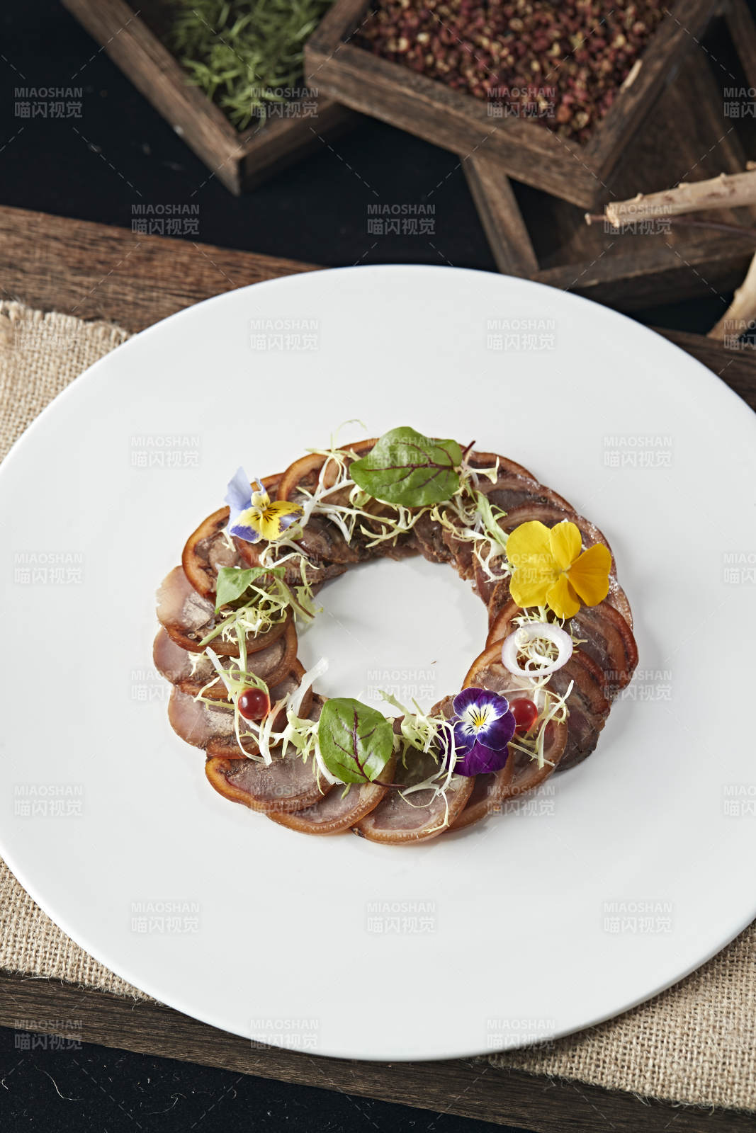 风味猪耳卷图片