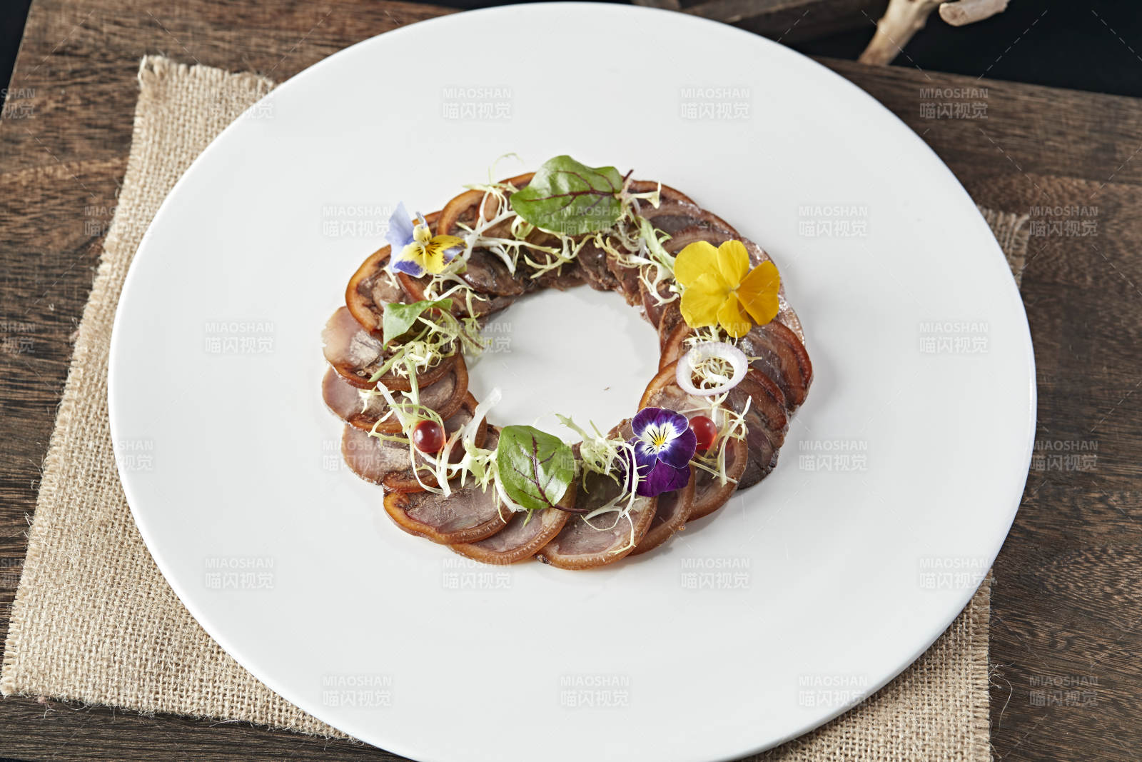 风味猪耳卷图片