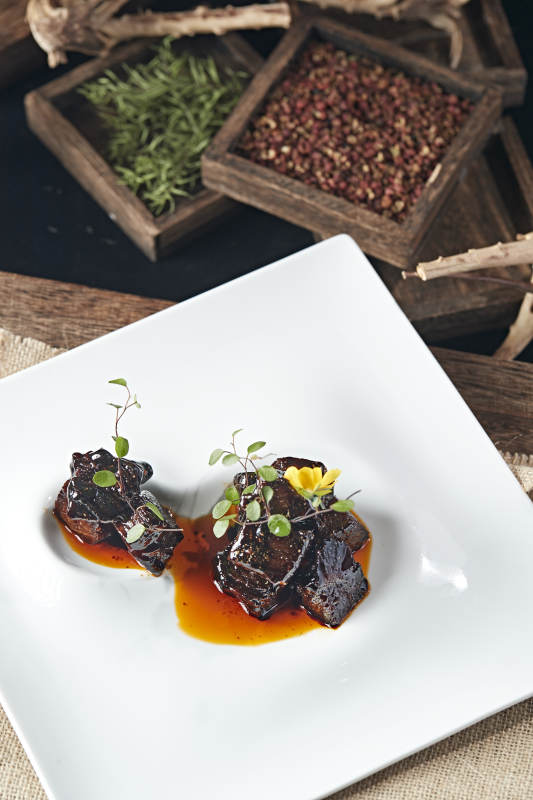 墨鱼汁焗牛腩肉图片