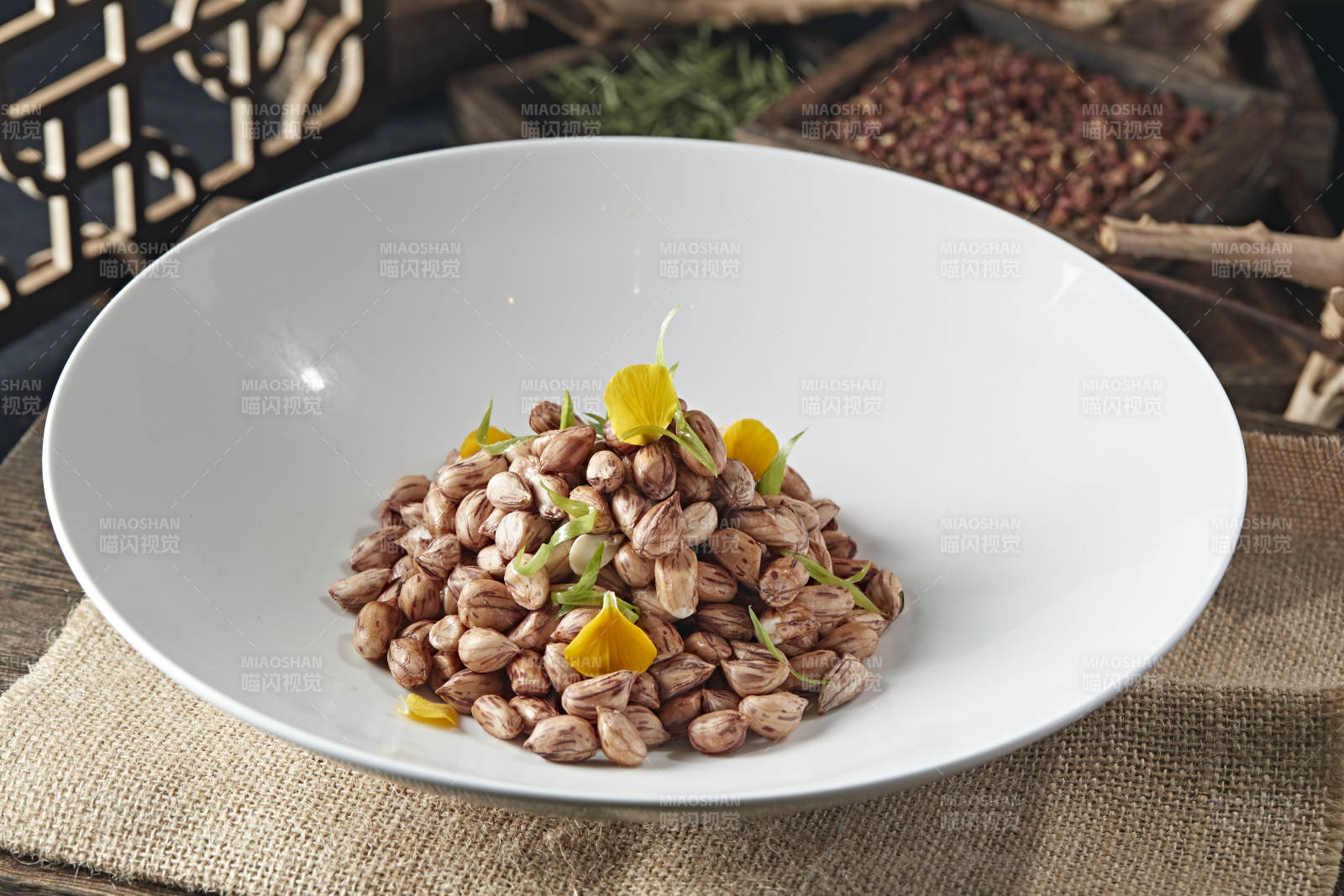 卤水七彩花生图片