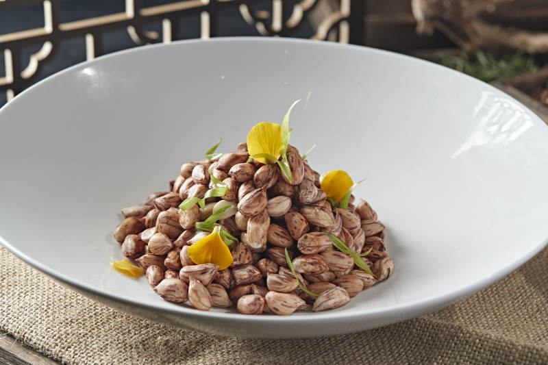 卤水七彩花生图片