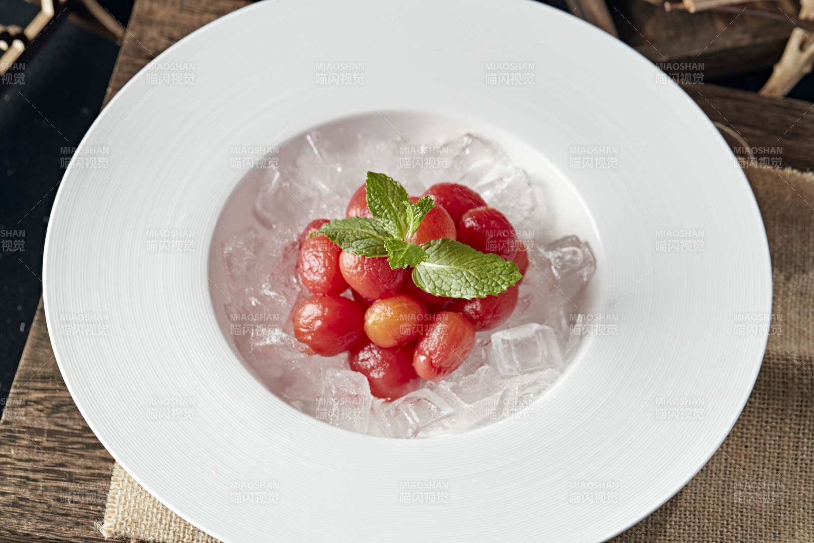 冰镇去皮圣女果小番茄图片