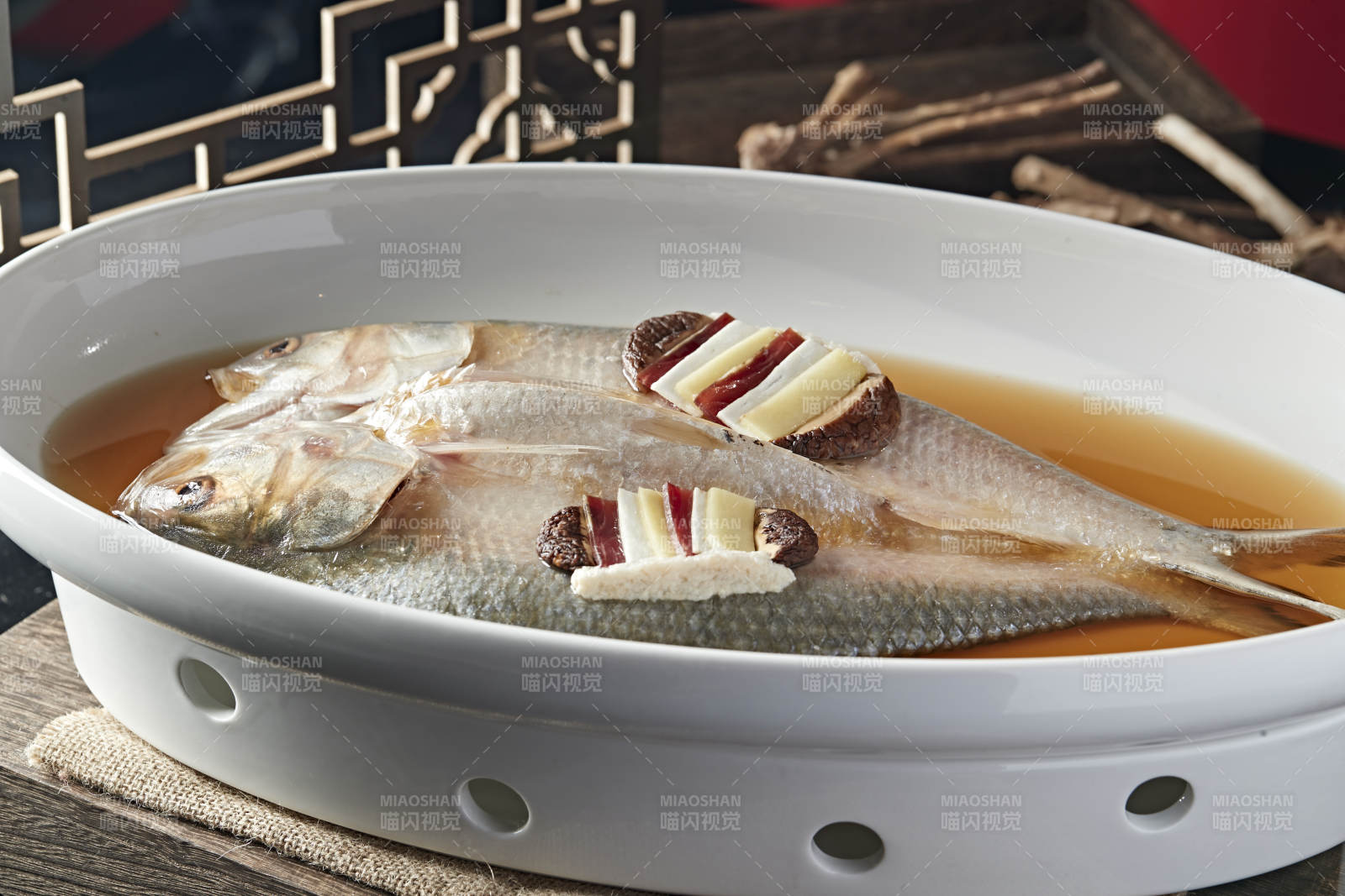 白水蒸鲥鱼图片