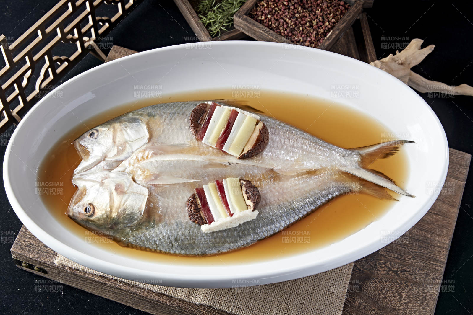 白水蒸鲥鱼图片