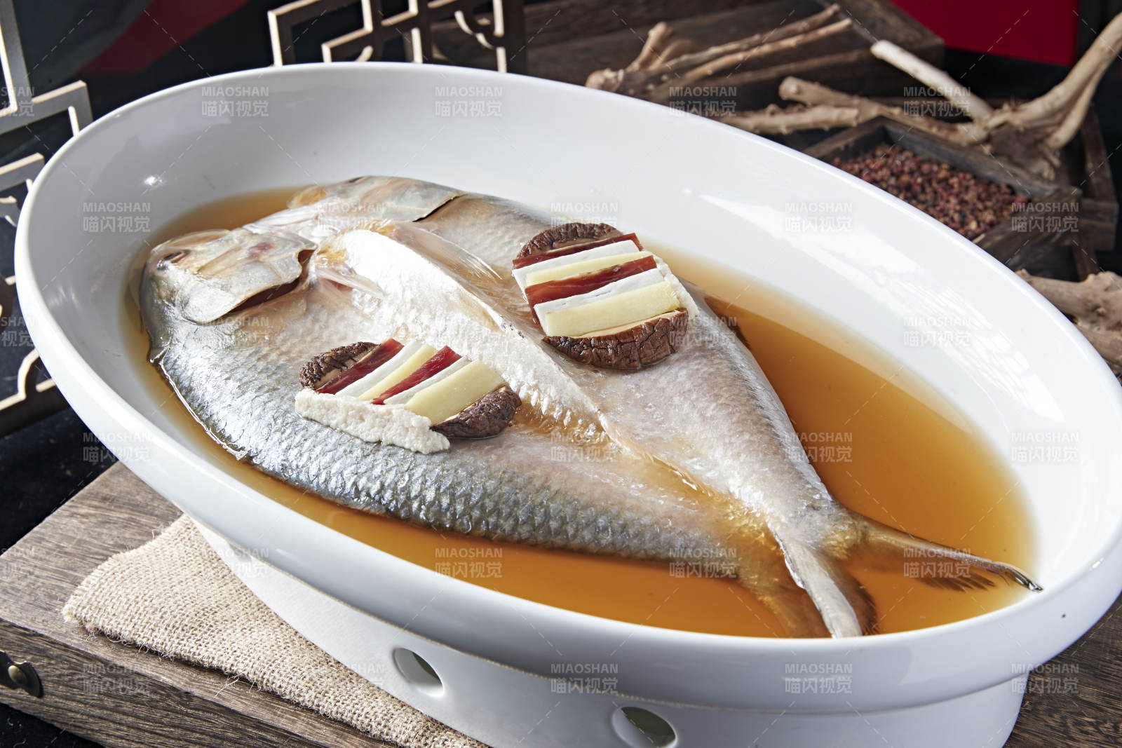 白水蒸鲥鱼图片